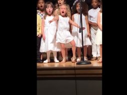 feature-4-year-old-moana-kindy-performance