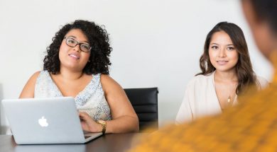 Women-hosting-a-job-interview.jpg